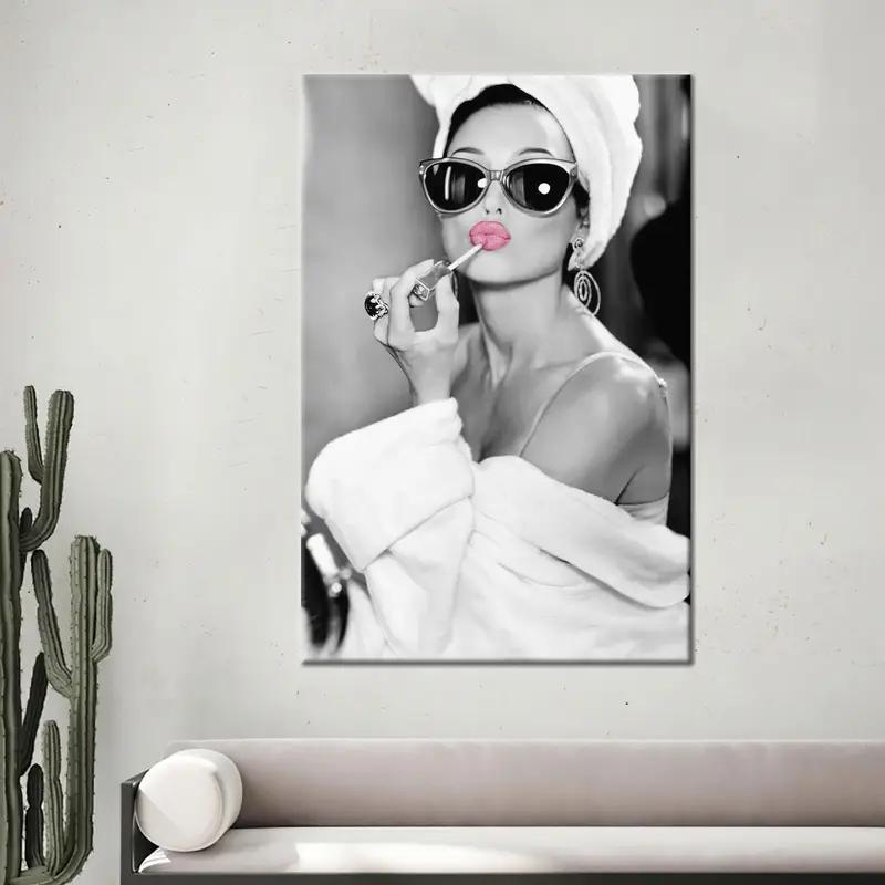 Lienzo de labios rosados de Audrey Hepburn: impresión artística de moda icónica - 1