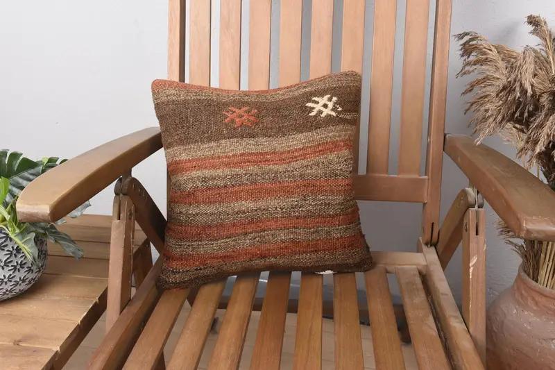 Almohada de tiro rayado marrón y rojo, cojín bordado de 14x14 pulgadas - 1