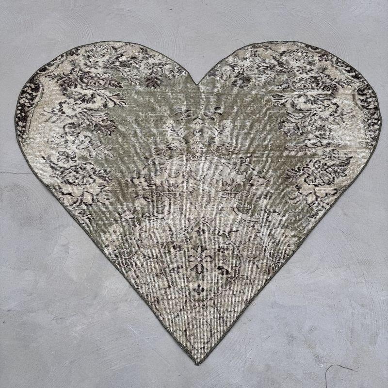 5,1x4,6 ft Beige Ikat Rug, Elegant Green Accents - 1